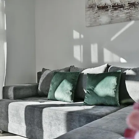 Apartment R2 By Rudan