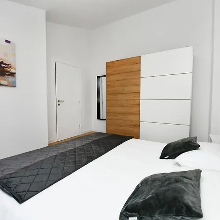 R2 By Rudan Vižinada