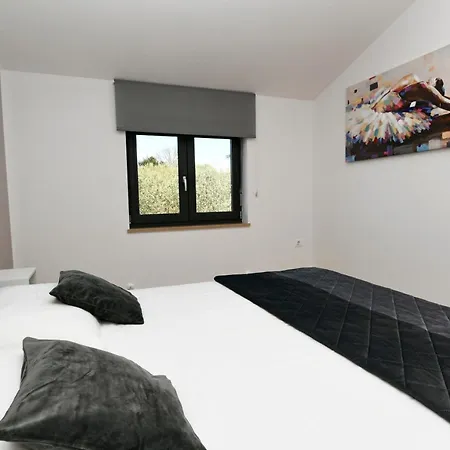 R2 By Rudan Apartment